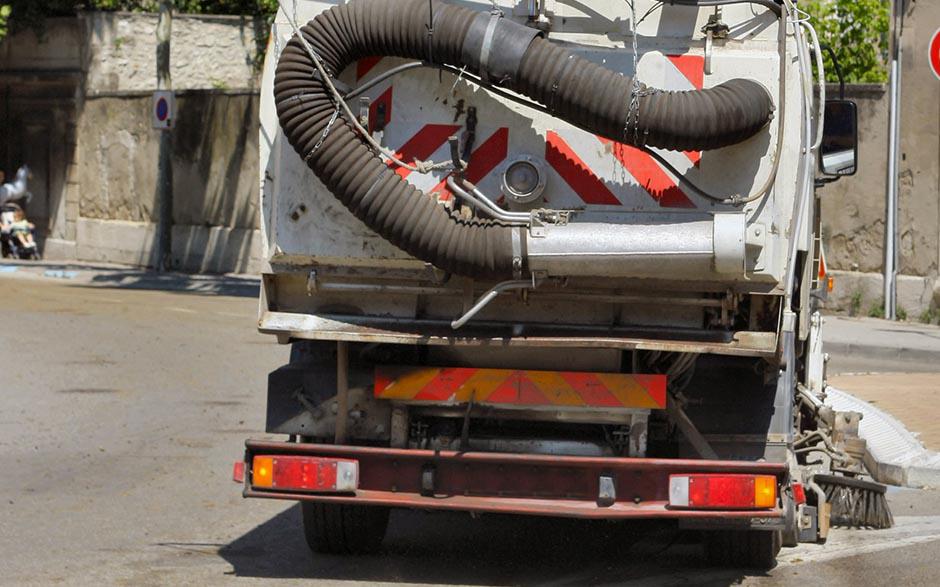 camion pompe egout Bois-Colombes